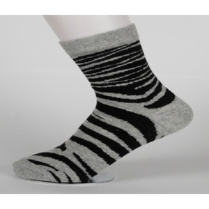 Chaussettes en coton pour femmes, motif à pois, tricotées, douces, confortables, extensibles, respirantes, usage quotidien, toutes saisons, pour la vente au détail et en gros - Product Image 2