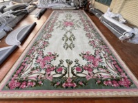Handgefertigter Wollteppich Großer Flächenteppich in Rot Traditionelles Arabisches Design für Majlis