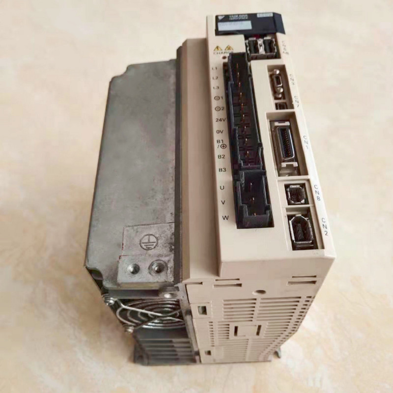 中古品、動作確認済み、安川電機製サーボパックACサーボドライバ SGDV
