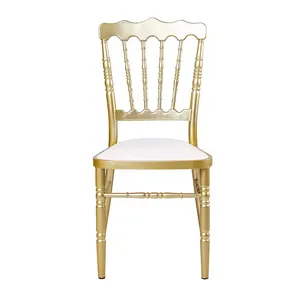 제조 업체 직접 판매 스택 금속 골드 웨딩 이벤트 연회 chiavari 티파니 쿠션 의자