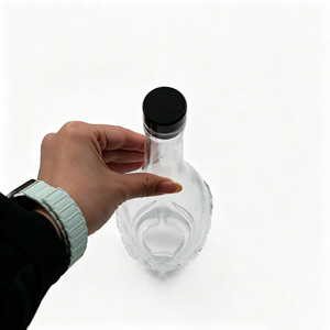 Bouteille de liqueur <span class=keywords><strong>en</strong></span> verre de luxe personnalisée <span class=keywords><strong>en</strong></span> usine, 700 ml, pour whisky, vodka, <span class=keywords><strong>rhum</strong></span>, tequila, vente <span class=keywords><strong>en</strong></span> <span class=keywords><strong>gros</strong></span> - Product Image 3