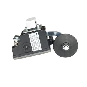 Convient pour <span class=keywords><strong>Thyssen</strong></span> Hitachi Changement de décélération de l'ascenseur Interrupteur de limite de vitesse lente HD_1370-J Interrupteur de fin de course - Product Image 2
