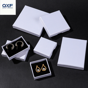 Boîtes à bijoux de luxe légères faites à la main en gros, fermeture magnétique pour bagues, broches, boucles d'oreilles, colliers, boîtes cadeaux - Product Image 6