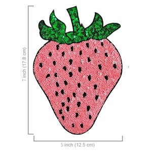 Écusson à paillettes à repasser avec motif fraise - Product Image 2