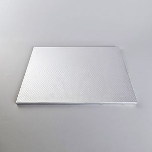 Plateaux à gâteau ronds et rectangulaires en carton Sunshine Custom de 4, 6, 8, 10, 12 et 14 pouces, dorés, argentés et verts - Product Image 3