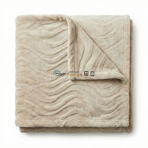 Manta de terciopelo jacquard geométrica 3D, manta de cama de hotel de lujo, suave y cálida, para decoración de suite - Product Image 1