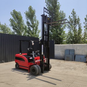 รถยกไฟฟ้า 3 ตัน ที่เชื่อถือได้ พร้อมแบตเตอรี่ที่ใช้งานได้ยาวนานและล้อสองแถว ออกแบบมาเพื่อการใช้งานที่แข็งแกร่ง - Product Image 3