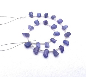 Pierres précieuses de tanzanite bleue naturelle de qualité AAA 21 pièces perles de pierres semi-précieuses en forme de pépites à facettes pour bijoux faits à la main - Product Image 1