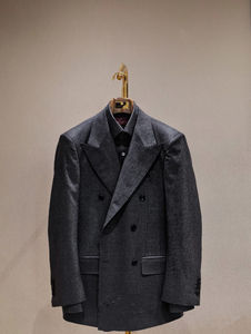 Magnifique <span class=keywords><strong>costume</strong></span> pour <span class=keywords><strong>homme</strong></span> sur <span class=keywords><strong>mesure</strong></span> en tissu de laine de marque italienne à double boutonnage, six boutons, revers en pointe, <span class=keywords><strong>demi</strong></span>-toile - Product Image 6