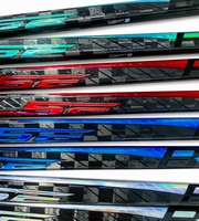 Vente en gros de bâtons de hockey sur glace en fibre de carbone de qualité supérieure, couleur personnalisée, sport, bas/moyen kick, P92/P28, équipement monobloc pour YTH/JR/INT/SR