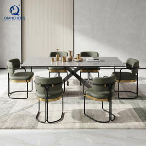 Set Tavolo da Pranzo e Sedie in Stile <span class=keywords><strong>Italiano</strong></span> con Piano in Pietra, Gambe in Metallo Verniciato Nero di Lusso Importato - Product Image 3