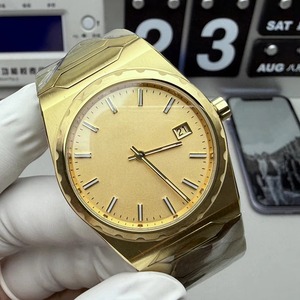 Montre de plongée automatique de haute qualité en acier inoxydable lumineux avec mouvement ETA, bracelet de 20 mm, cadran à aiguilles bleu, étanche - Product Image 1
