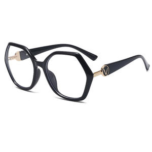 2024 Vintage TR90 cadre optique ordinateur lunettes Anti-lumière bleue Ultra-léger polygone Protection des yeux V lettre Design de mode - Product Image 3