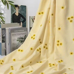 Hot-bán mùa hè mới-phong cách 130cm thêu <span class=keywords><strong>Daisy</strong></span> mô hình ren vải với trọng lượng nhẹ tươi và mát mẻ vải cho Ăn mặc - Product Image 3