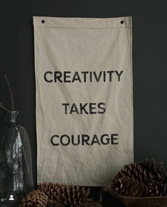 Hot Bán Đầy Màu Sắc Trống Thăng Hoa Cờ Cờ Tam Giác Đồng Bằng Tường Biểu Ngữ Linen Với Cực Bằng Gỗ Tự Nhiên Vải Cờ - Product Image 4