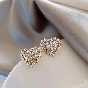 2022 새로운 패션 우아한 심장 디자인 귀걸이 골드 도금 다이아몬드 스터드 귀걸이