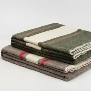 En iyi satış ev tekstil yün akrilik karıştırma yatak battaniyesi kalın fırçalama jakarlı kış battaniyesi kanepe battaniyesi atmak