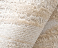 Tapis de salon moderne en polyester rayé de style nordique couleur crème, tissé à la machine, tapis de luxe léger pour chambre à coucher, chevet ou canapé