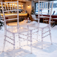 Klarer Acryl-Stuhl Eleganter Transparenter Sitz für Outdoor-Waldhochzeiten Rasenzeremonien Dekoration