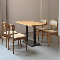 Ensemble de meubles de restaurant modernes avec sièges en cuir PU, plateau de table en bois, structure en métal - Durable pour les restaurants, les bars, les cafés