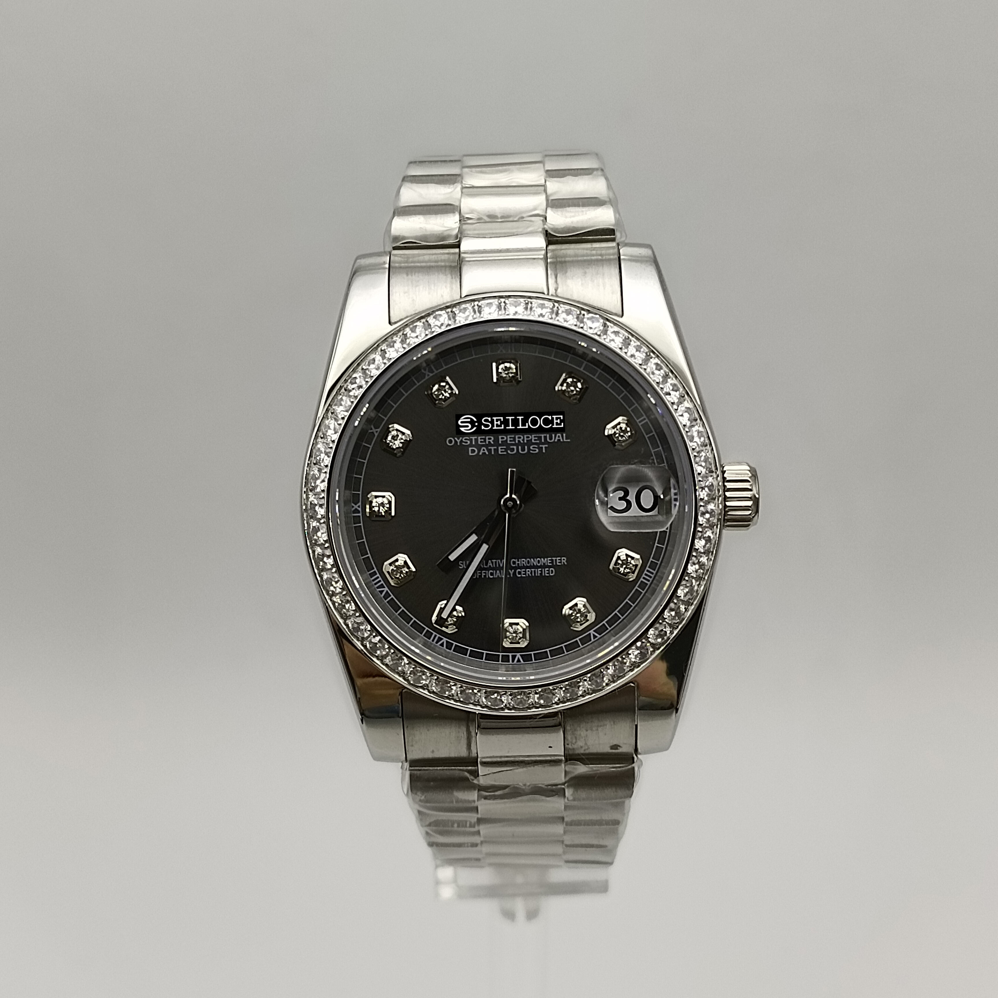 ตัวเรือนสีเงิน+หน้าปัดสีเทา