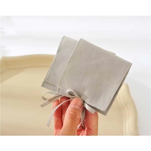 Emballage à rabat en velours de daim doré pour bijoux, directement de l'usine, pour le stockage d'anniversaire et la vente en gros, disponible immédiatement - Product Image 4