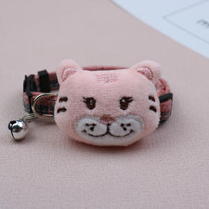 ¡Tendencia! Adorables collares para mascotas con dibujos de cabeza de Tigre, universales para gatos y perros, versión elegante a cuadros - Product Image 4