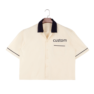 Camisa de Campamento Premium 100% Algodón Crema con Cuello en Contraste y Logotipo Personalizado - Product Image 1