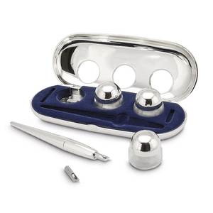 Juego de plumas de tinta Leonard Lux Box, instrumento de escritura con diseño elegante y acabado plateado - Product Image 1