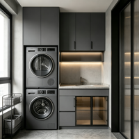 Meuble de buanderie sur mesure en MDF avec porte vitrée, poignée en laiton, étagère LED, colonne lave-linge/sèche-linge, évier et comptoir pour appartement, OEM ODM