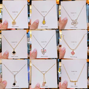 Collier en cristal anti-ternissement Resoul avec pendentif fleur délicat et tendance, bijoux de mode en gros pour femmes - Product Image 1