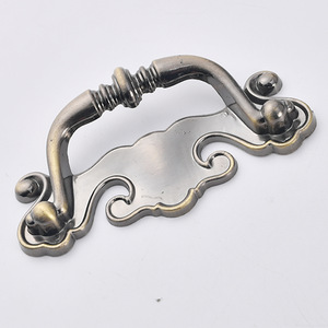 Tiradores de Muebles de Plástico Duradero con Forma Novedosa, Estilo Antiguo Europeo, Bronce Antiguo Cepillado - Product Image 3