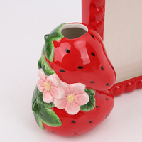 Cadre photo en céramique Redeco en forme de fraise et de tomate, sculpture de fruits rouges, support d'image de bureau pour la décoration de cuisine et de chambre d'enfant