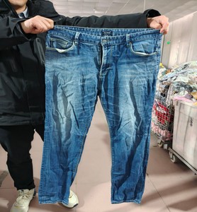 Jeans Usati di Alta Qualità per Uomo, Ideali per Distribuzione all'Ingrosso ed Esportazione nel Mercato Internazionale, 38kg - Product Image 4