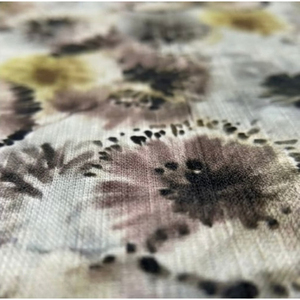 ผ้าวิสโคสเครปพิมพ์ลายดิจิทัลสีเข้มคุณภาพดีเยี่ยม เนื้อผ้านุ่มพลิ้วสวย เหมาะสำหรับใส่ในช่วงฤดูร้อน - Product Image 1