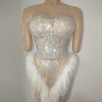 Robe sirène sexy en maille transparente ornée de strass, bustier moulante avec longue traîne en plumes d'autruche, tenue de scène