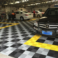40*40*1,8cm CE-Zertifizierte Hochbelastbare Langlebige Ineinandergreifende Bodenfliesen für Autowäsche und Reparaturwerkstatt