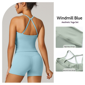 Ensemble de yoga et sport 2 pièces : Soutien-gorge de sport respirant avec logo frontal et short – Idéal pour la course et le fitness - Product Image 4