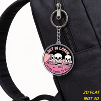 Porte-clés Pink Ride, design humoristique 'Get in Loser' avec 3 squelettes dans la voiture, accessoire gothique original pour clés ou sacs à dos