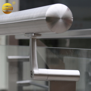 أعمدة درابزين تراس مصنفر بتصميم درابزين زجاجي غير قابل للصدأ من من من من من من الخارج - Product Image 5