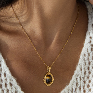 Collar con Colgante de Moda, Piedra de Ojo de Tigre Ovalada con Engaste en Bisel, Acero Inoxidable, Joyería para Mujer, Accesorio de Regalo - Product Image 2