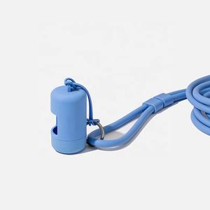 Sac à déchets multifonctionnel Roki Classic Soft pour animaux de compagnie, pratique pour le nettoyage en extérieur, en PVC écologique et imperméable, avec fonction de traction - Product Image 2