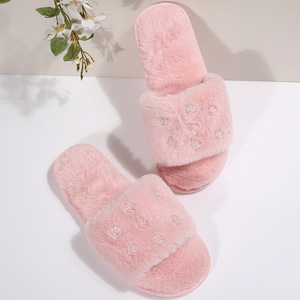 Pantofole da <span class=keywords><strong>donna</strong></span> invernali in pelliccia sintetica, morbide e calde, con fiore, a punta aperta, casual, personalizzabili, per <span class=keywords><strong>casa</strong></span> e camera da letto, all'ingrosso - Product Image 6