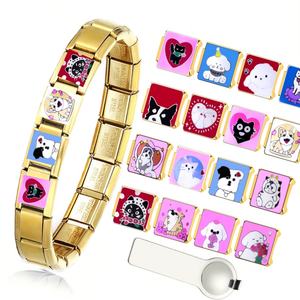 Pulsera ajustable inspirada en dibujos animados Colección Cosmic Charm Cadena chapada en oro italiano - Product Image 4