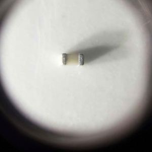 Manufacturer Direct V1R0A0402GQC500NBT 0402 1005 <b>Capacitors</b> SMD High-Frequency <b>Capacitors</b> 1pF 0.05pF 50V C0G - Product Image 1