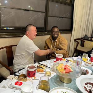 Concasseur à mâchoires mobile robuste et fiable PEX250x1000 pour le concassage du granit et <span class=keywords><strong>des</strong></span> galets de rivière - Product Image 6