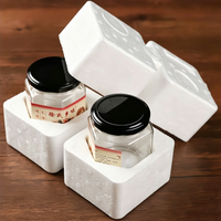 Stoples Kaca Bentuk Persegi dan Heksagonal dengan Tutup Logam Hitam 380ml 450ml 700ml Wadah Kaca Food Grade untuk Madu, Selai, Rempah-rempah