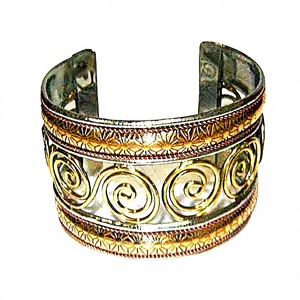 Brazalete de Metal de Latón Chapado en Oro de Alta Calidad con Puño Ancho, Estilo Clásico, Artesanía de la India, Regalos para Bodas y Fiestas para Mujeres - Product Image 3