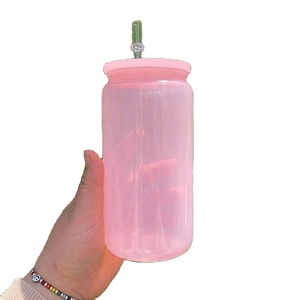 Vaso de plástico de 16 oz para bebidas frías, estilo macaron, para vinilos, con tapas de PP coloridas - Product Image 4