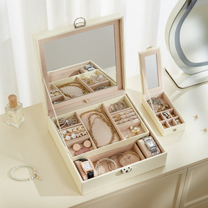 Boîte de rangement à bijoux en cuir haut de gamme à double couche, grande capacité, avec logo personnalisé, miroir et fermoir à boucle pour bagues, bracelets et pendentifs - Product Image 5